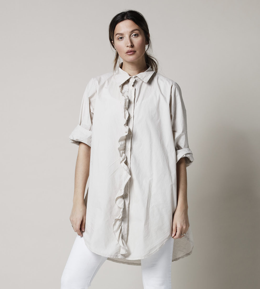 GIRLFRIEND LONG SHIRT BEIGE - Image 2