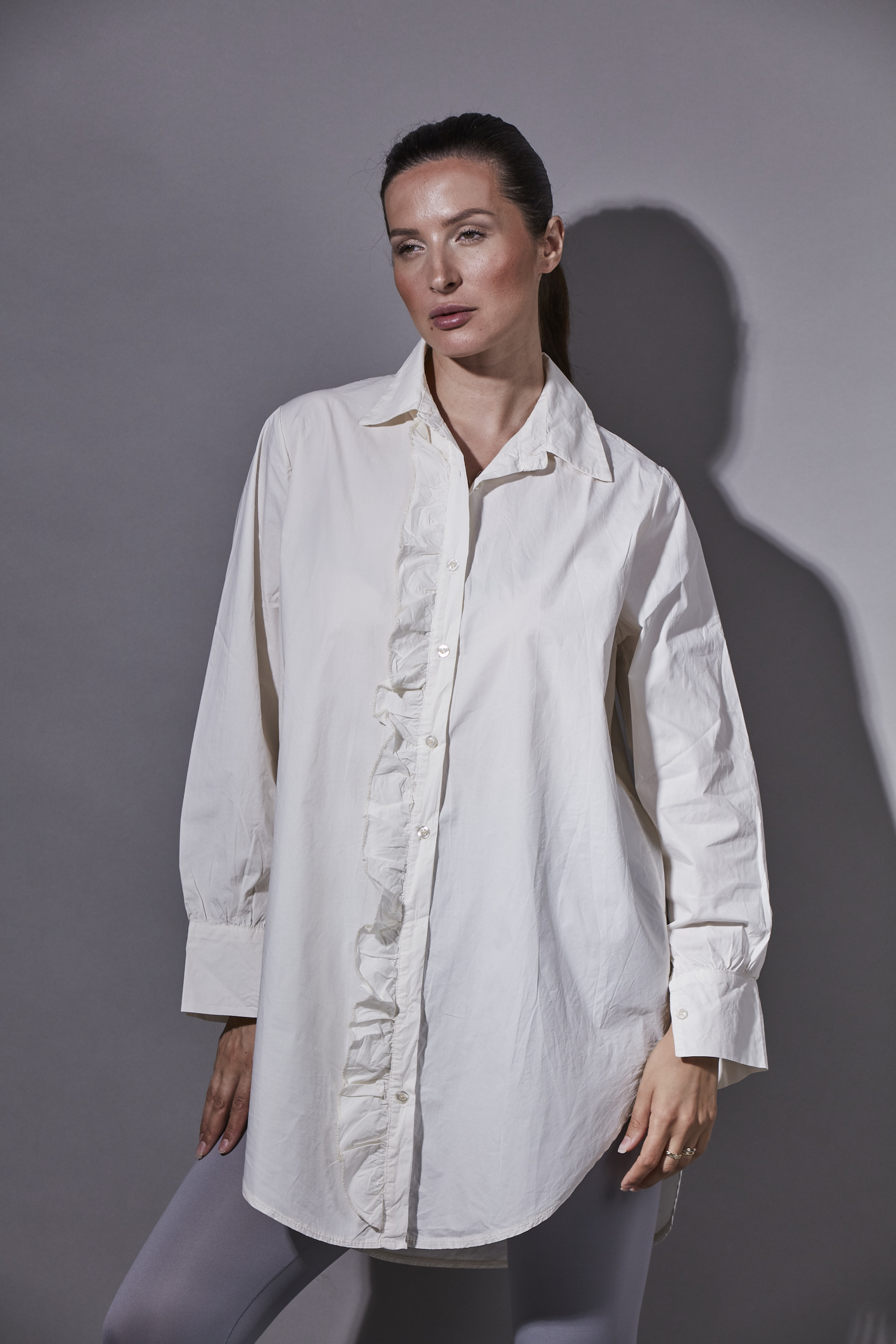 GIRLFRIEND LONG SHIRT BEIGE - Image 5