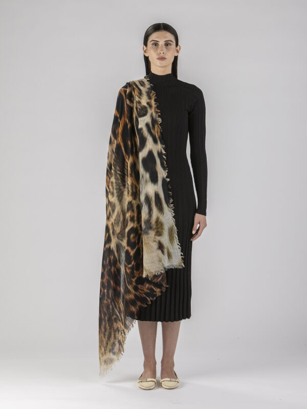 Adda Leo Scarf